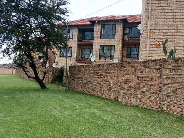 2 Bedroom Apartment / Flat For Sale in Tulisa Park