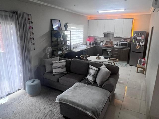 2 Bedroom Apartment / Flat For Sale in Umhlanga Ridge