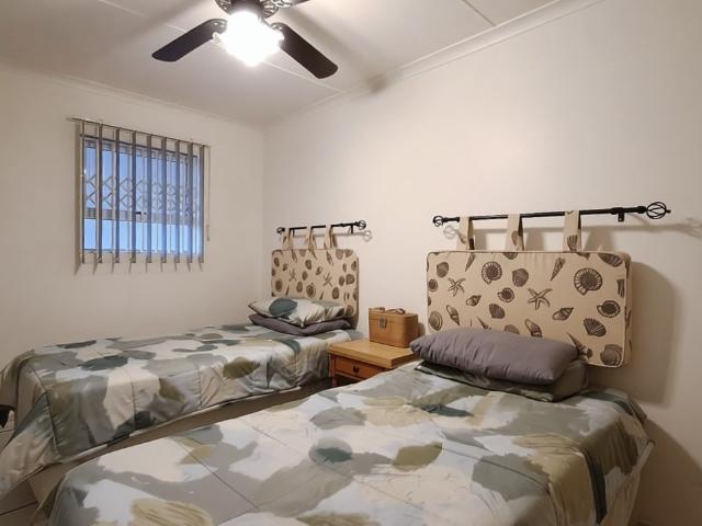 2 Bedroom Apartment / Flat For Sale in Uvongo Beach