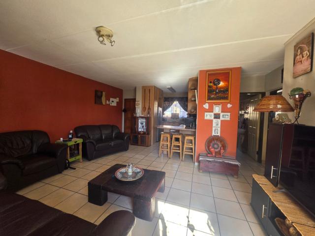 2 Bedroom Apartment / Flat For Sale in Vaalpark