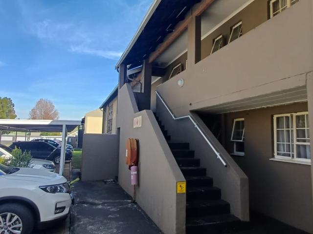 2 Bedroom Apartment / Flat For Sale in Verwoerdpark