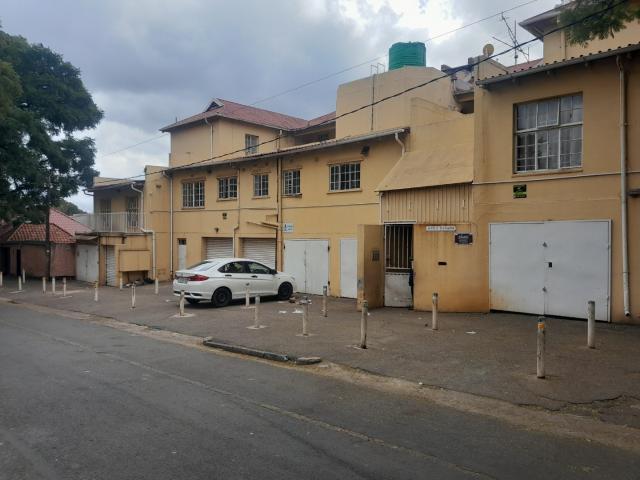 2 Bedroom Apartment / Flat For Sale in Yeoville