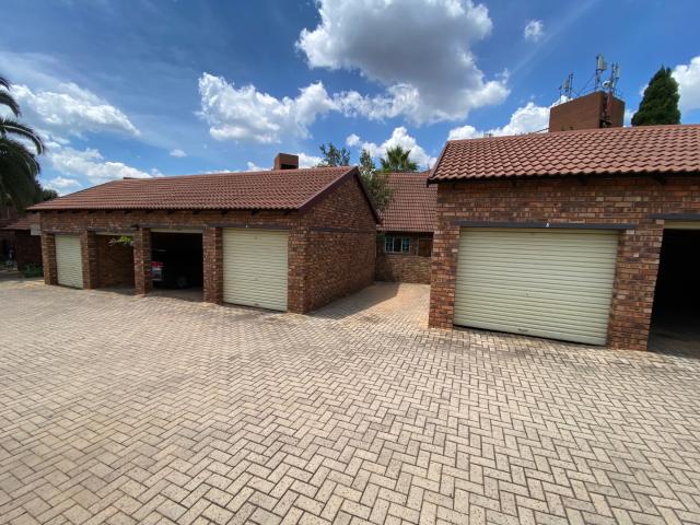 2 Bedroom Apartment / Flat For Sale in Zwartkop