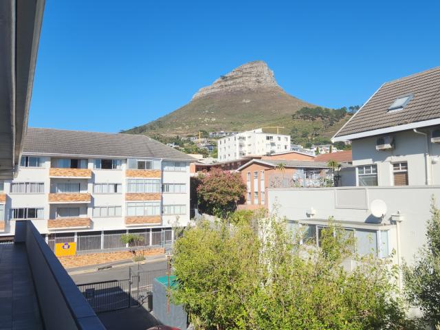 2 Bedroom Apartment / Flat To Rent in Tamboerskloof