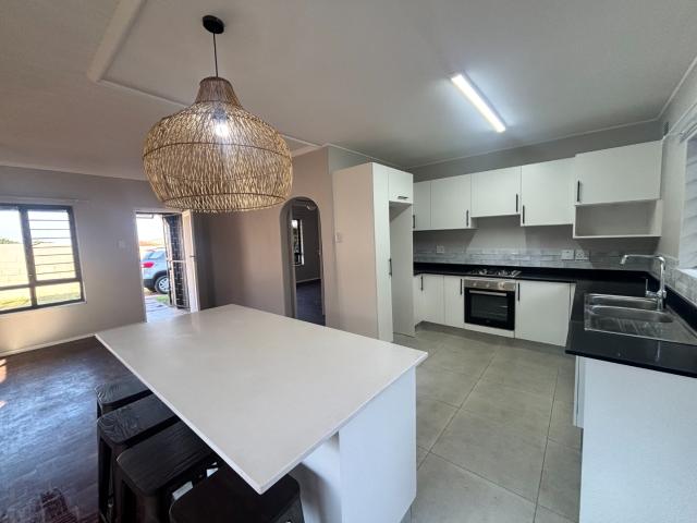 2 Bedroom Apartment / Flat To Rent in Tinley Manor