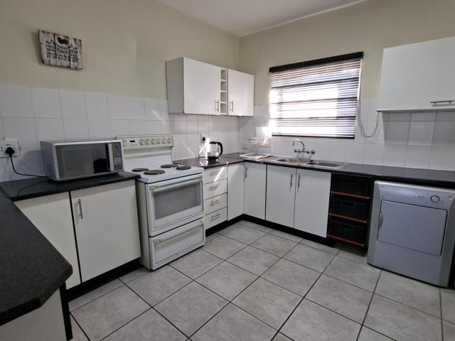 2 Bedroom Apartment / Flat To Rent in Uvongo