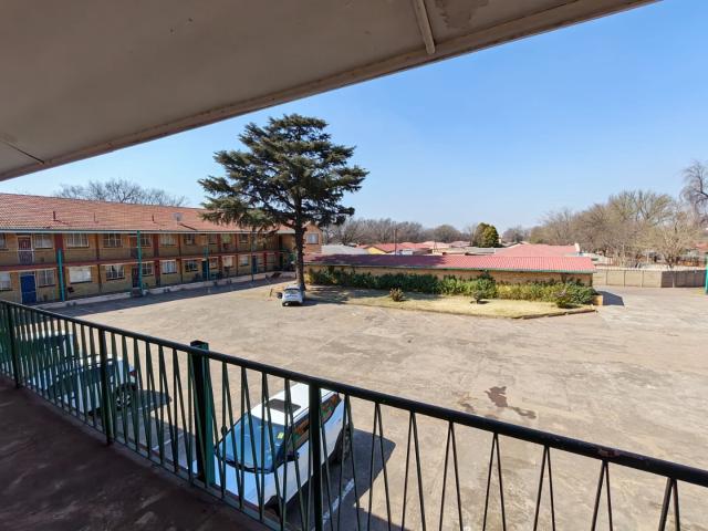 2 Bedroom Apartment / Flat To Rent in Vanderbijlpark CW 2