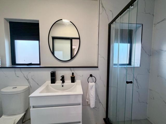 2 Bedroom Apartment / Flat To Rent in Waterfall