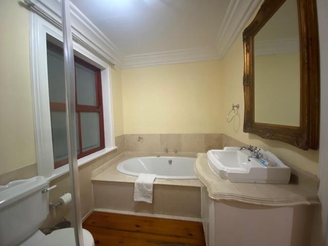 2 Bedroom Apartment / Flat To Rent in Waterkloof