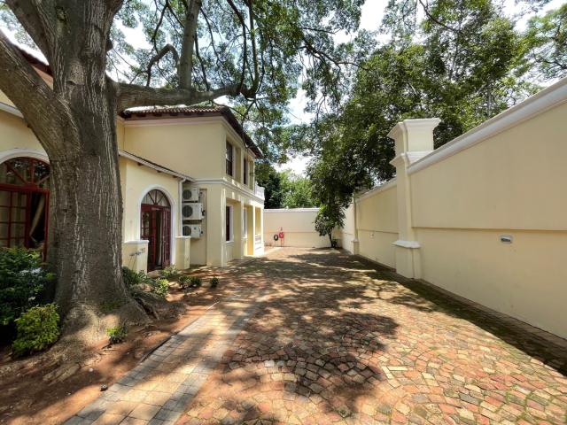 2 Bedroom Apartment / Flat To Rent in Waterkloof