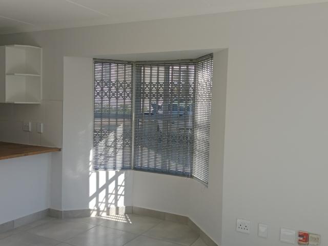 2 Bedroom Apartment / Flat To Rent in West Beach
