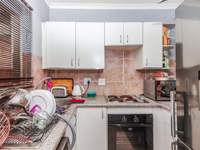 2 Bedroom Apartment / Flat To Rent in Wilgeheuwel