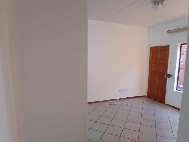 2 Bedroom Apartment / Flat To Rent in Albertsdal