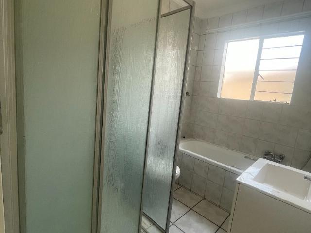 2 Bedroom Apartment / Flat To Rent in Allen's Nek