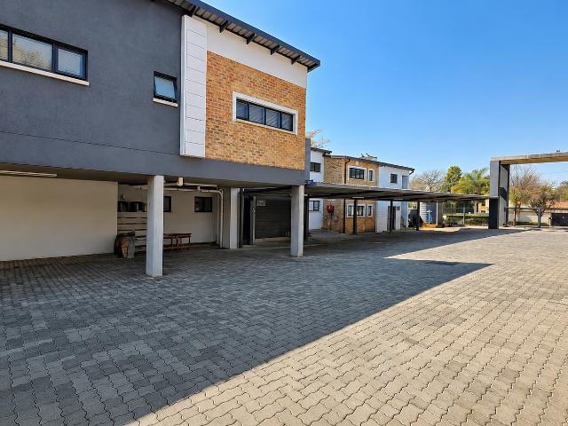2 Bedroom Apartment / Flat To Rent in Alphen Park
