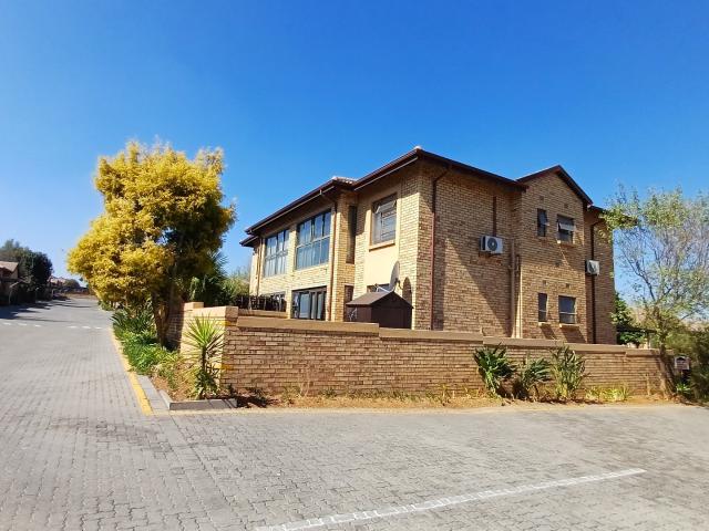 2 Bedroom Apartment / Flat To Rent in Bergbron