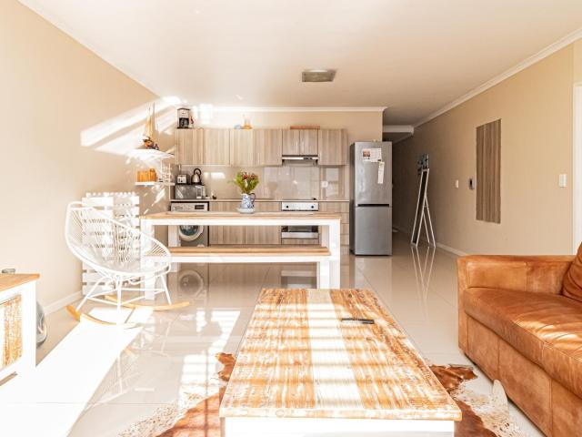 2 Bedroom Apartment / Flat To Rent in Big Bay