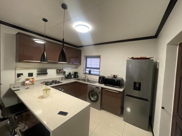 2 Bedroom Apartment / Flat To Rent in Blue Hills