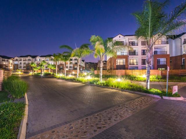 2 Bedroom Apartment / Flat To Rent in Blyde Riverwalk Estate