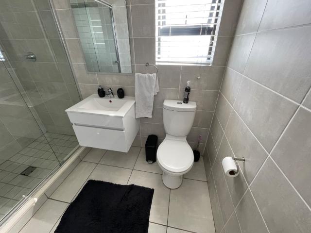 2 Bedroom Apartment / Flat To Rent in Blyde Riverwalk Estate