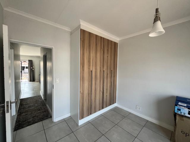 2 Bedroom Apartment / Flat To Rent in Blyde Riverwalk Estate