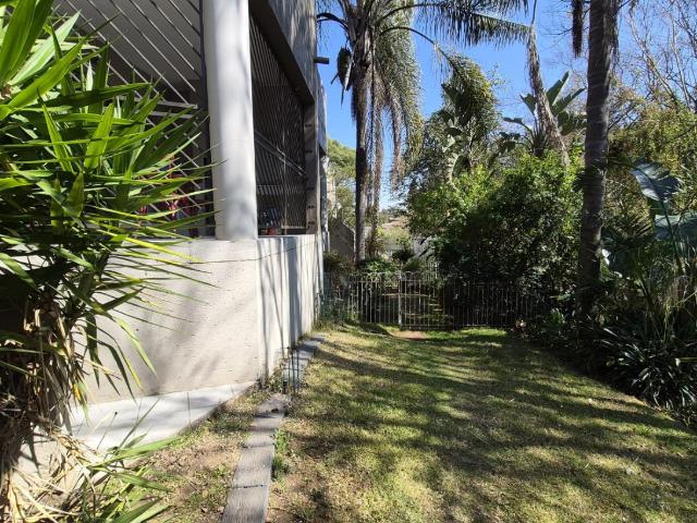 2 Bedroom Apartment / Flat To Rent in Bryanston