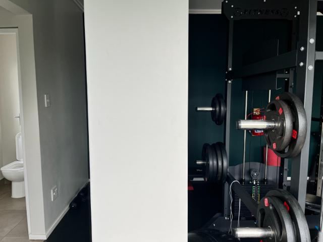 2 Bedroom Apartment / Flat To Rent in Bryanston West