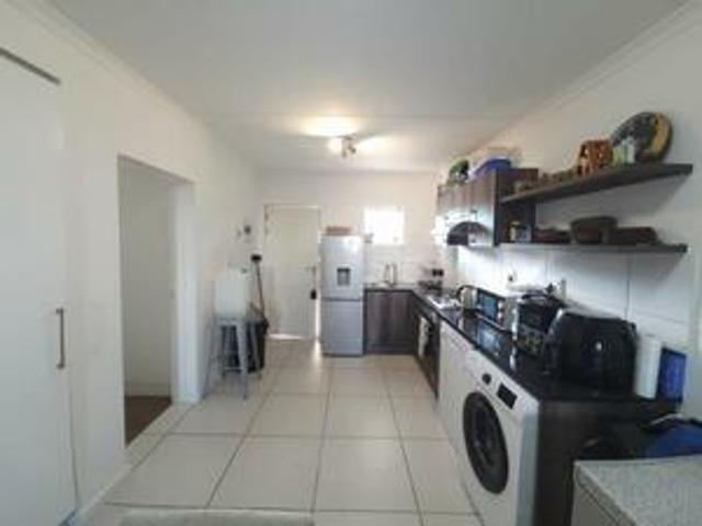 2 Bedroom Apartment / Flat to Rent in Burgundy Estate