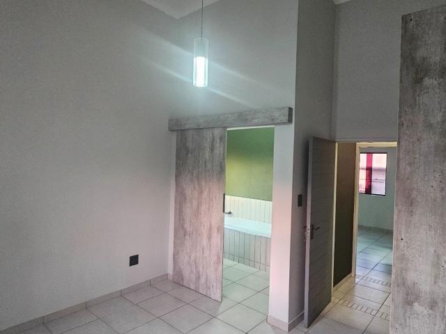 2 Bedroom Apartment / Flat To Rent in Cashan