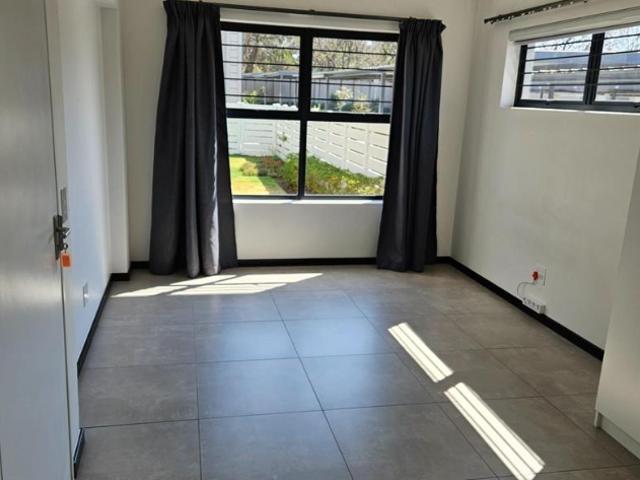 2 Bedroom Apartment / Flat To Rent in Chartwell