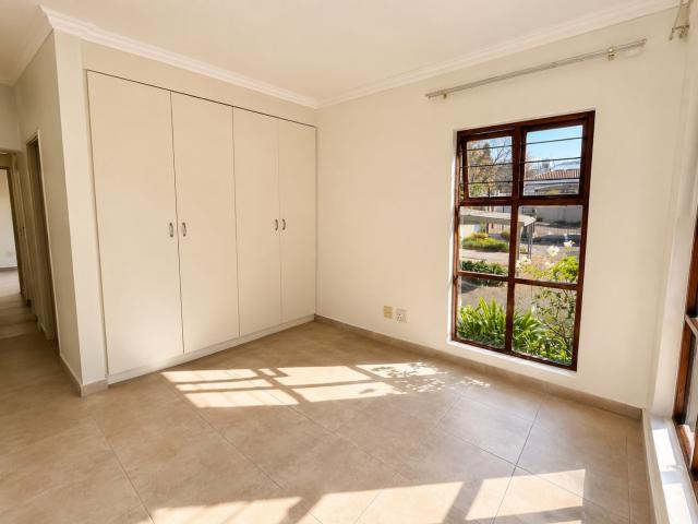 2 Bedroom Apartment / Flat To Rent in Craighall