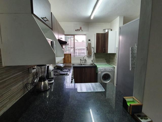 2 Bedroom Apartment / Flat To Rent in Die Hoewes