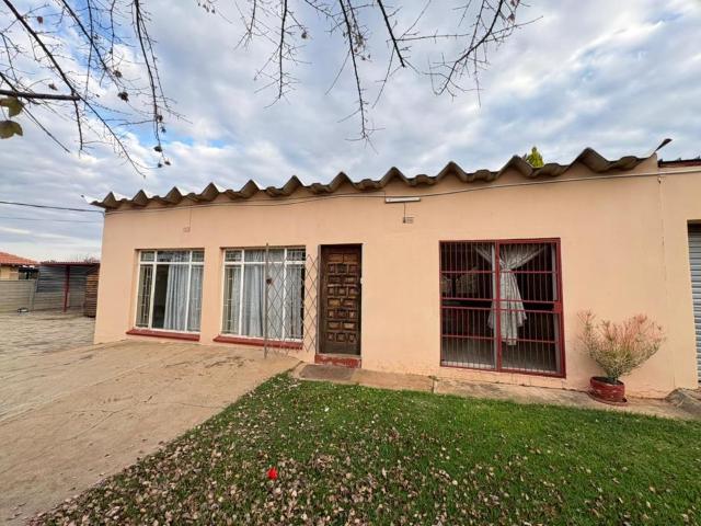 2 Bedroom Apartment / Flat to Rent in Doringkruin