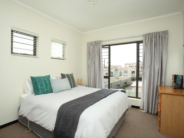 2 Bedroom Apartment / Flat To Rent in Douglasdale