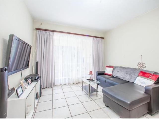 2 Bedroom Apartment / Flat To Rent in Douglasdale