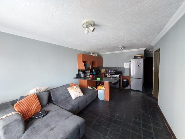 2 Bedroom Apartment / Flat To Rent in Erand Gardens