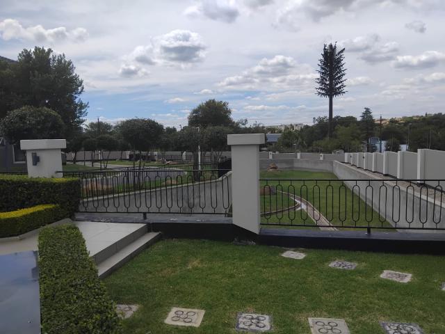 2 Bedroom Apartment / Flat To Rent in Fourways