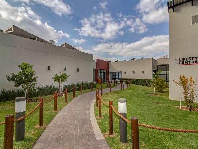 2 Bedroom Apartment / Flat To Rent in Fourways