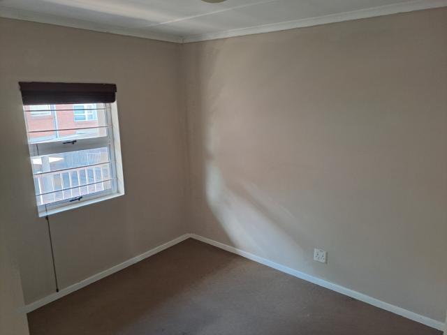2 Bedroom Apartment / Flat To Rent in Grahamstown Central