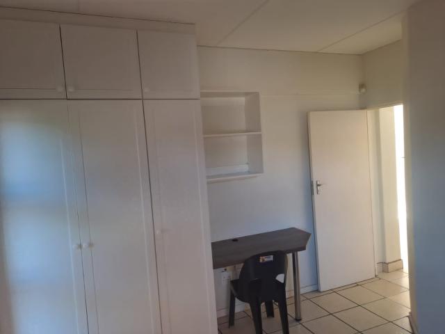 2 Bedroom Apartment / Flat To Rent in Grahamstown Central