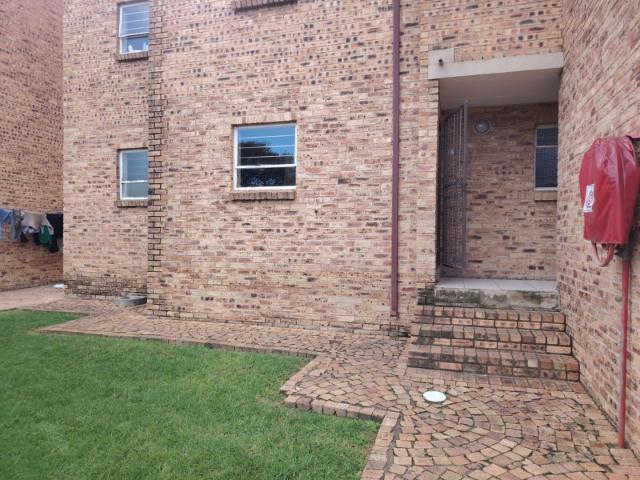 2 Bedroom Apartment / Flat To Rent in Honeydew