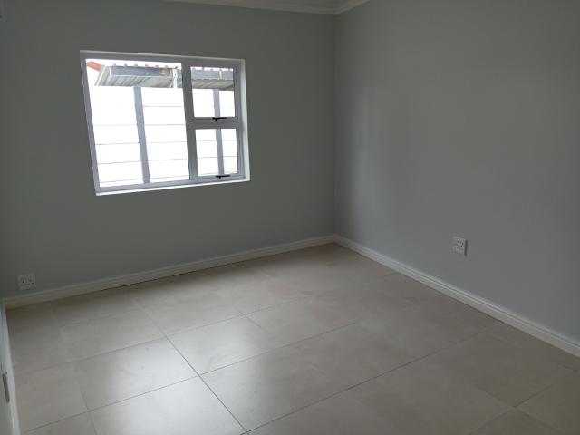 2 Bedroom Apartment / Flat To Rent in Lansdowne