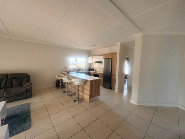 2 Bedroom Apartment / Flat To Rent in Linbro Park