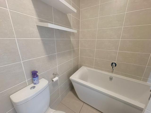 2 Bedroom Apartment / Flat To Rent in Linbro Park