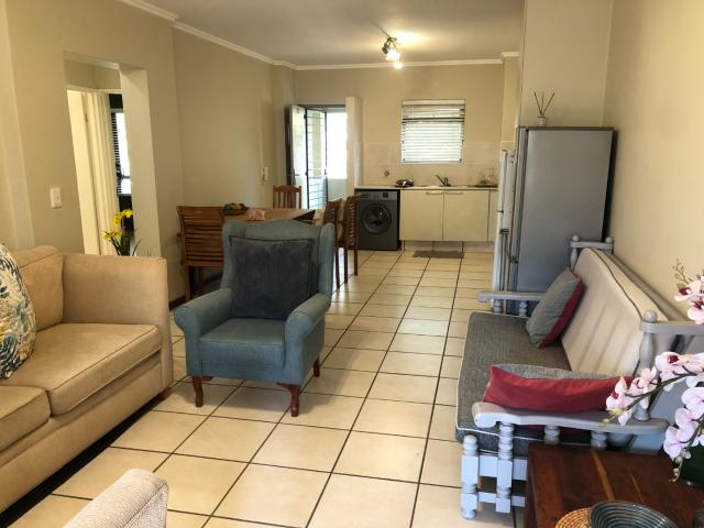 2 Bedroom Apartment / Flat To Rent in Maroeladal