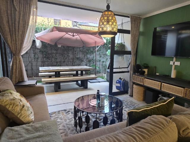 2 Bedroom Apartment / Flat To Rent in Menlo Park