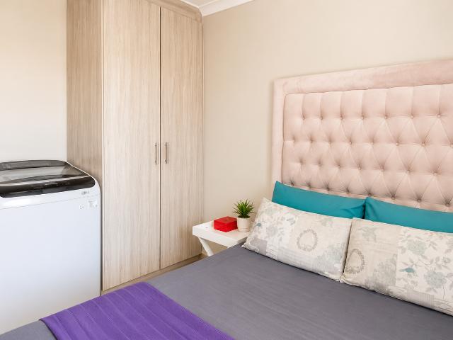 2 Bedroom Apartment / Flat To Rent in Montana Tuine
