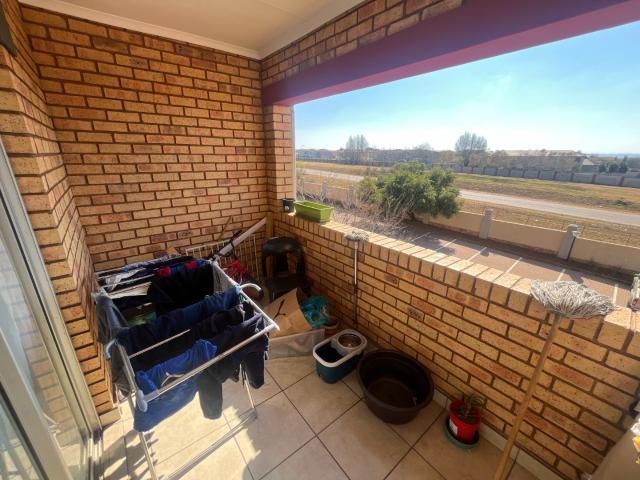 2 Bedroom Apartment / Flat To Rent in Monavoni