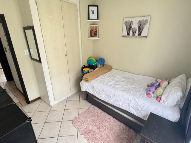 2 Bedroom Apartment / Flat To Rent in Mooikloof Ridge