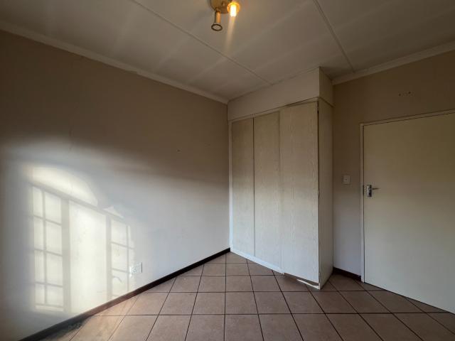 2 Bedroom Apartment / Flat To Rent in Mooikloof Ridge